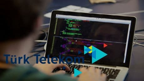 Bilgisayar kullanmayı çok iyi bilenlere müjde! Türk Telekom, Türkiye'nin 'siber kahramanlarını' arıyor: O gençlere iş fırsatı