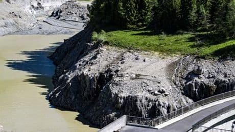 Blatten in der Schweiz: Wasser fließt großflächig ab, Stausee vorsorglich geleert
