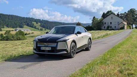 El DS N8 eléctrico te invita a viajar por carretera