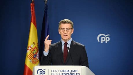 Feijóo afea a Puente por "bromear" con los incendios de Castilla y León: "Un ministro de mi Gobierno sería cesado inmediatamente"