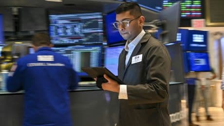 Wall Street évolue en ordre dispersé, entre données économiques et décision de la Fed