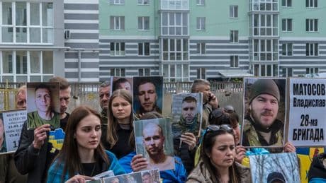Ukraine and Russia Set to Begin Largest Prisoner Exchange of War