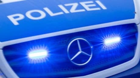 Mann muss nach Angriff mit einer Schere in Not-OP