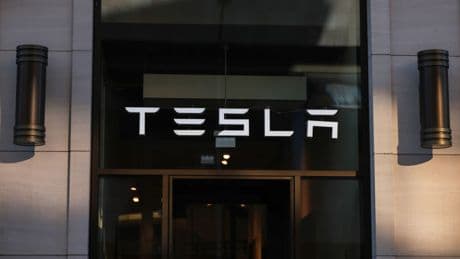 Schaden ist zu groß: Nur eine Maßnahme kann Tesla jetzt noch retten