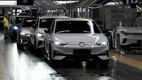 Neuzulassungen : Deutsche Hersteller dominieren bei E-Autos – Tesla abgeschlagen