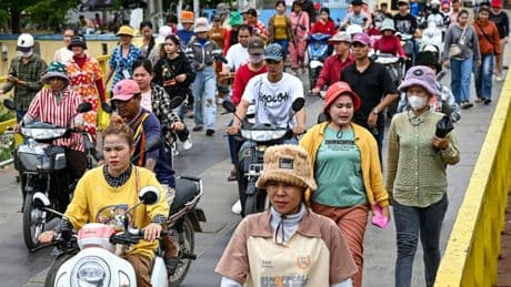 Droits de douane : au Cambodge, la crainte des ouvrières du textile face aux menaces américaines