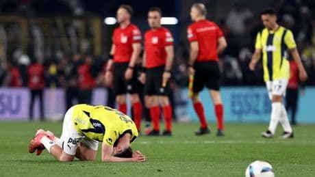 "Kadıköy'e yıldırım düştü" (5 Mayıs 2025 spor manşetleri)