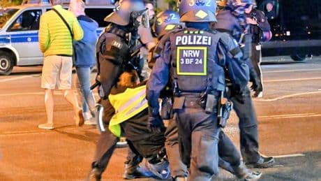 Köln: Verletzte Polizisten und Demonstranten nach Antikriegsdemo