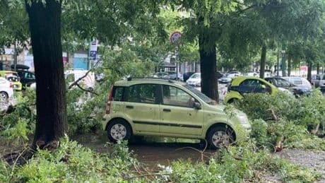 Maltempo, quale assicurazione auto bisogna fare per essere coperti dai danni?