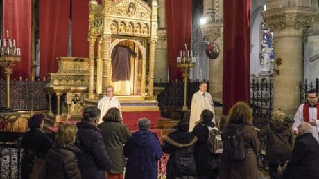 Christianisme : la relique de la tunique d’Argenteuil, un tissu de mensonges pour la science