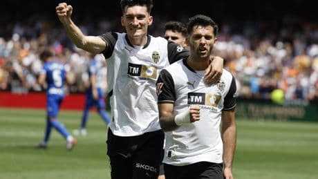 El Valencia libera sus sueños endosando una goleada al Getafe