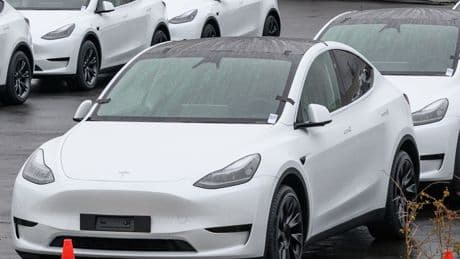 Autoindustrie: Tesla-Absatz bricht stark ein