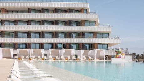 El sorprendente hotel que quiere seducir desde Sant Adrià al público americano y festivalero