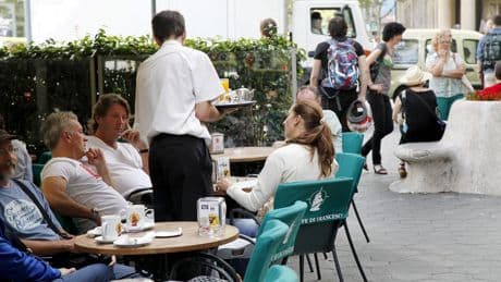 El empleo enfila un verano récord con cerca de 700.000 contrataciones