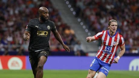 Foulquier: “Siempre he querido seguir en el Valencia, cada vez me siento más fuerte y cómodo”