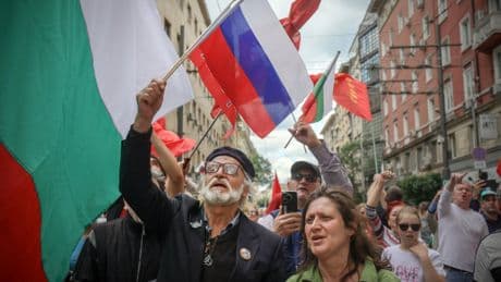 Bulgarian nationalists protest government plans to adopt the euro currency
