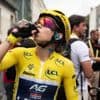 Tour de France femmes. Le coup de gueule de la maillot jaune Kim Le Court contre deux Françaises