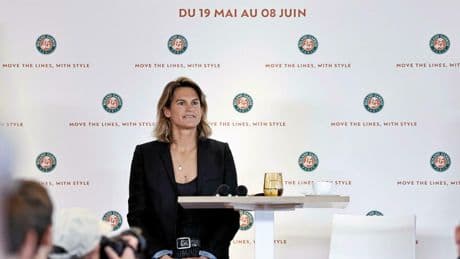Amélie Mauresmo fond en larmes en évoquant son père décédé en 2004