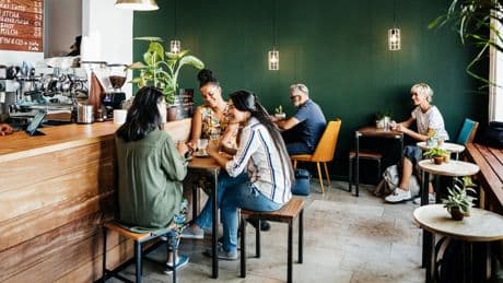 Drei Gäste, ein Stück Kuchen und ein Wasser: Wirt hat genug – und spricht Klartext