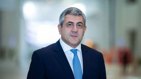 El jefe de la OMT que recibió una sede gratis de Sánchez y apadrinó a Begoña pierde sus apoyos en pleno caso Koldo