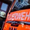 Anwohner versuchten, ins Freie zu gelangen: Acht Menschen verletzt wegen brennendem Kinderwagen in Berliner Treppenhaus