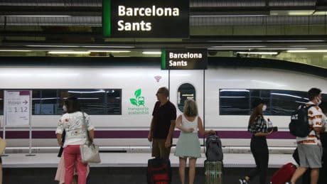 Interrumpida la circulación de trenes de alta velocidad entre Madrid-Barcelona por un incendio en Lleida