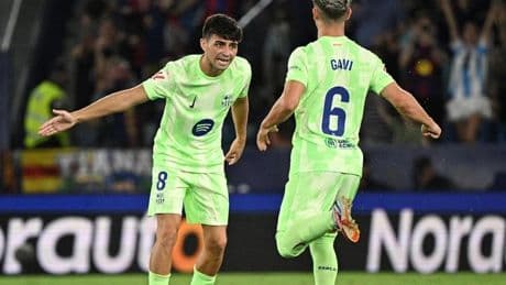 El Barça gana con épica en el Ciutat de València