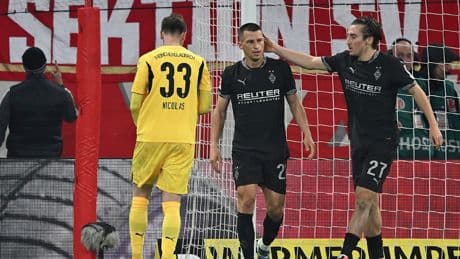 Kuriose Eigentore - Die größten Pannen der letzten Saison