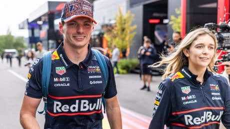 Waarom Max Verstappen ook na vertrek van Christian Horner nog steeds niet zegt of hij bij Red Bull blijft