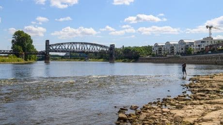 Elbe hat wohl historisches Niedrigwasser