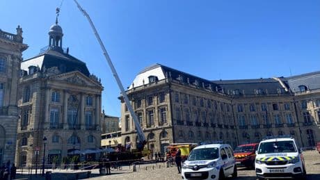Bordeaux : un paratonnerre vieux d’un siècle et lourd de 100 kilos menace de s’effondrer place de la Bourse