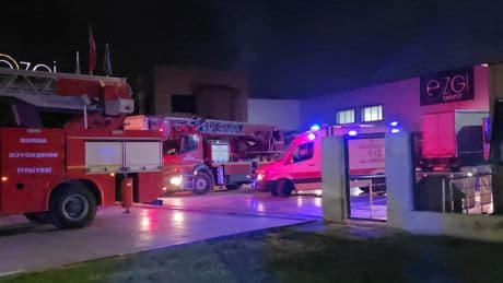 Bursa'da tekstil fabrikasının depo kısmında çıkan yangın söndürüldü