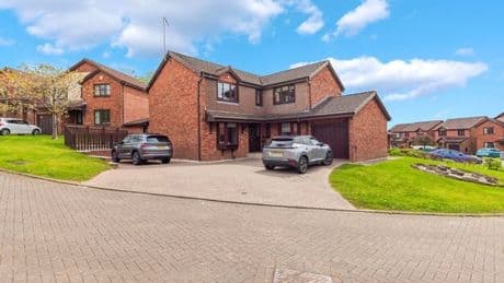 Magnificent five-bed villa in South Lanarkshire goes on market for offers over £440k