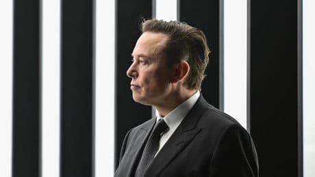 Elon Musk lo prometió en 2019, pero la realidad le ha dejado en evidencia: los números de Tesla hunden el vaticinio de su CEO sobre el Cybertruck