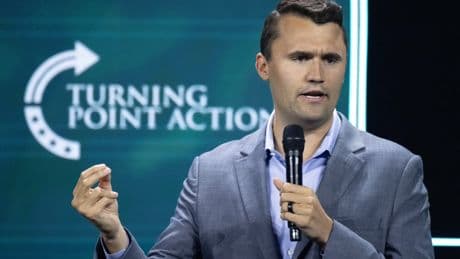 Una revista borra un artículo que lanzaba "una maldición" a Charlie Kirk dos días antes de su asesinato