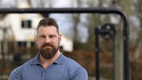 Olivier Richters spant kort geding aan en krijgt ’spreekverbod’