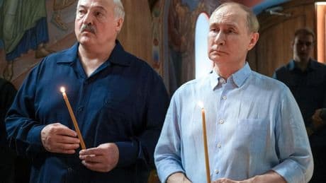 Putin celebra con Lukashenko la llegada de nuevas armas nucleares y se aleja aún más de negociar la paz con Ucrania