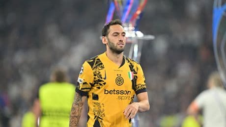 Hakan Çalhanoğlu, tarihe geçti