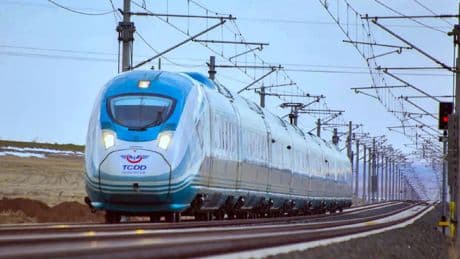 Turizm ve iş dünyası için büyük fırsat: İzmir-Ankara arası 3,5 saate düşüyor! Kademeli açılış için tarih verildi