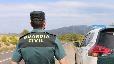 Sorprendente hallazgo de un hombre muerto en una acequia en un camino en un barrio rural de Zaragoza