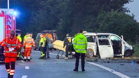 Bei Koblenz: Schwerer Unfall auf der A 48 – drei Tote, sechs Schwerverletzte