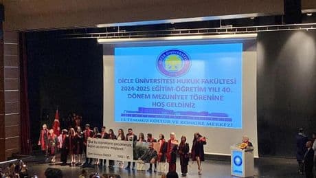 Diyarbakır’da  hukuk öğrencileri Sırrı Süreyya Önder’i andı