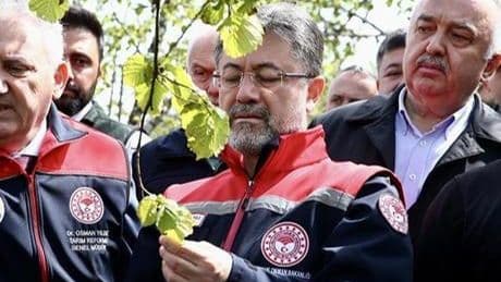 Bakan Yumaklı, zirai dondan etkilenen 16 meyve türü için destek verileceğini bildirdi