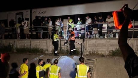El desastre sin fin del AVE Madrid-Sevilla: más de 80 trenes diarios y 700M invertidos no garantizan el servicio