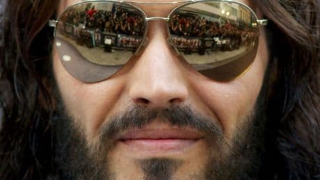 Vergewaltigungsvorwürfe: Russell Brand muss sich vor Gericht verantworten