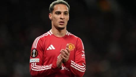 Manchester United receive two loan offers for Antony with Premier League rival interested