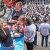 KIJK. Picknick met ‘boze pannenkoeken’... 500 Brusselaars pikken jaar zonder regering niet meer: “Moet de hoofdstad kapot?”