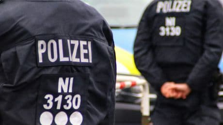 Berlin'de araç kalabalığa daldı: Dört yaralı