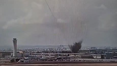 Brutale Eskalation - Huthi-Rakete schlägt in Tel Aviv ein