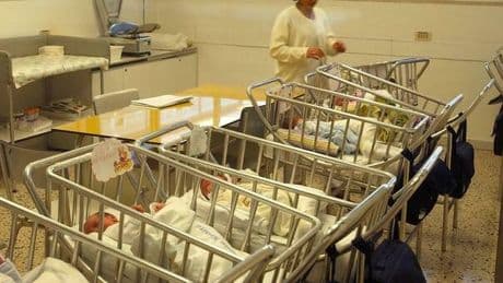 Denatalità, tra 200 anni nascerà l?ultimo bambino in Italia (senza una inversione della tendenza)